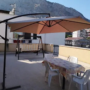 https://casa-degli-oleandri-isola-delle-femmine.sicilyhotelsitaly.net